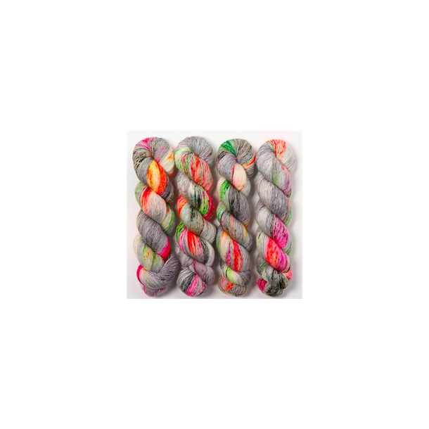 Skinny Singles - ANIME